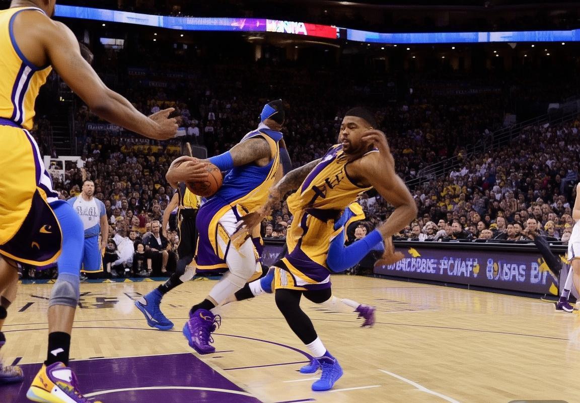 2015年快船VS国王：巅峰对决战术解析与精彩瞬间回顾(图3)