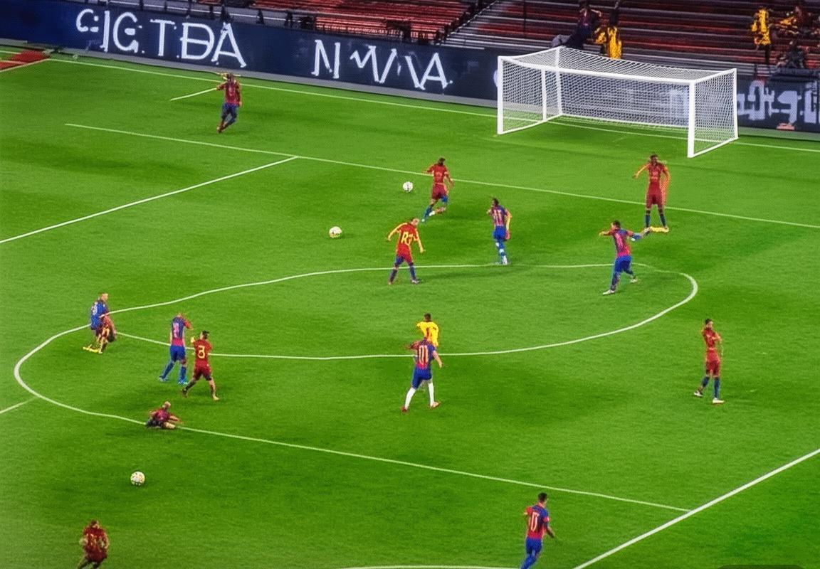 巴塞罗那vs罗马欧战对决：战术解析与伤病影响(图2)